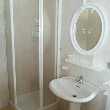 Hotel Ristorante Genzianella 2*